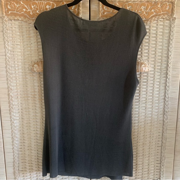 Luxury Escada Top. - Picture 3 of 9